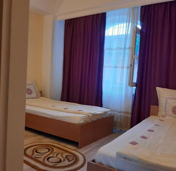 پانسیون Cazare La Española