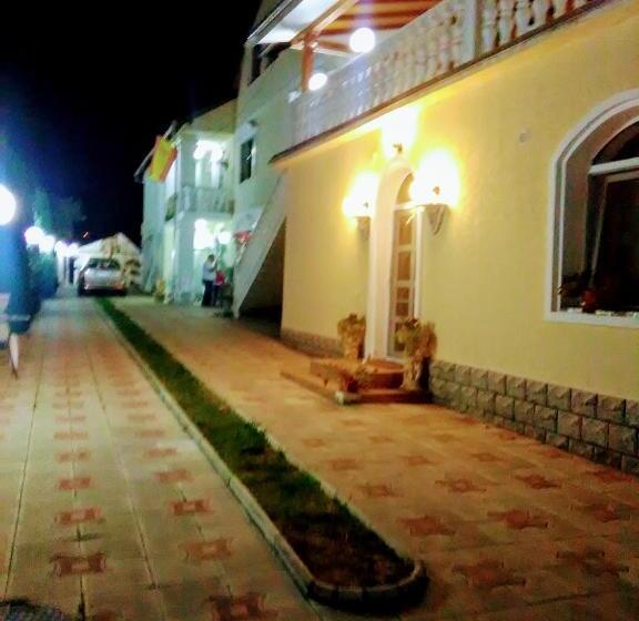 پانسیون Cazare La Española