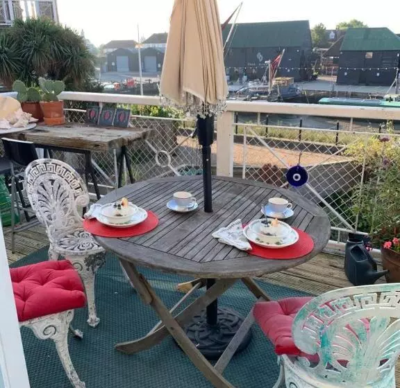 Faversham Creekside Bed And Breakfast