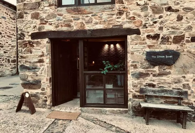ベッドアンドブレックファースト The Stone Boat Guesthouse For Pilgrims