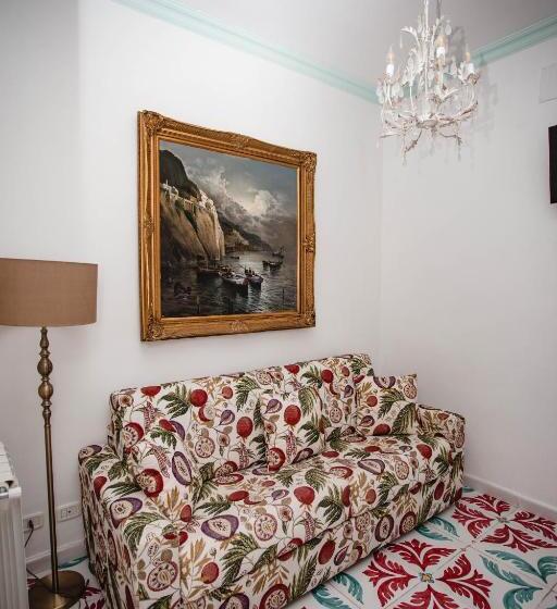 پانسیون Delfini Trevi House