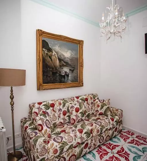 پانسیون Delfini Trevi House