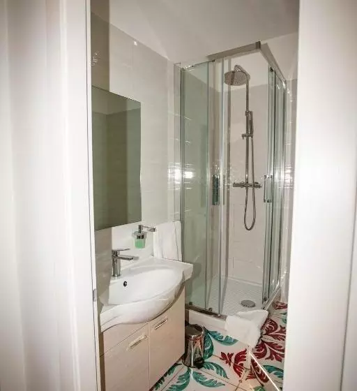 پانسیون Delfini Trevi House