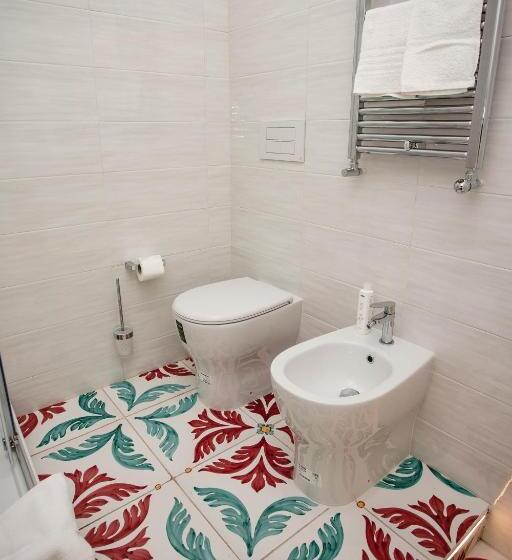 پانسیون Delfini Trevi House