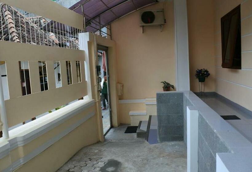 بنسيون Ec Pondokan