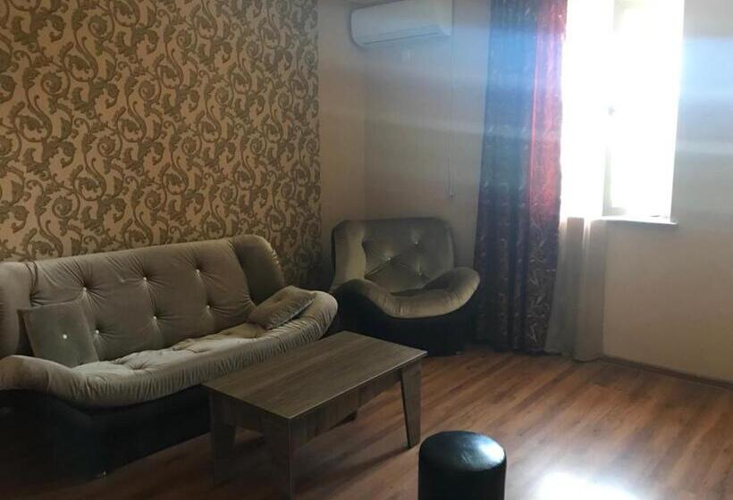 پانسیون Nani S Sweet Home