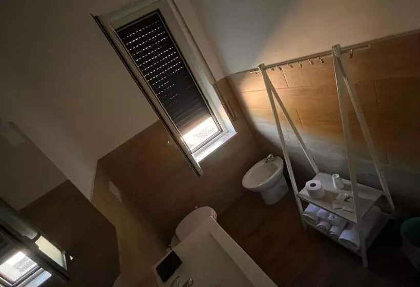 پانسیون White Room