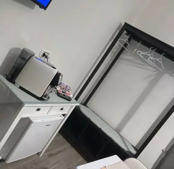 پانسیون White Room