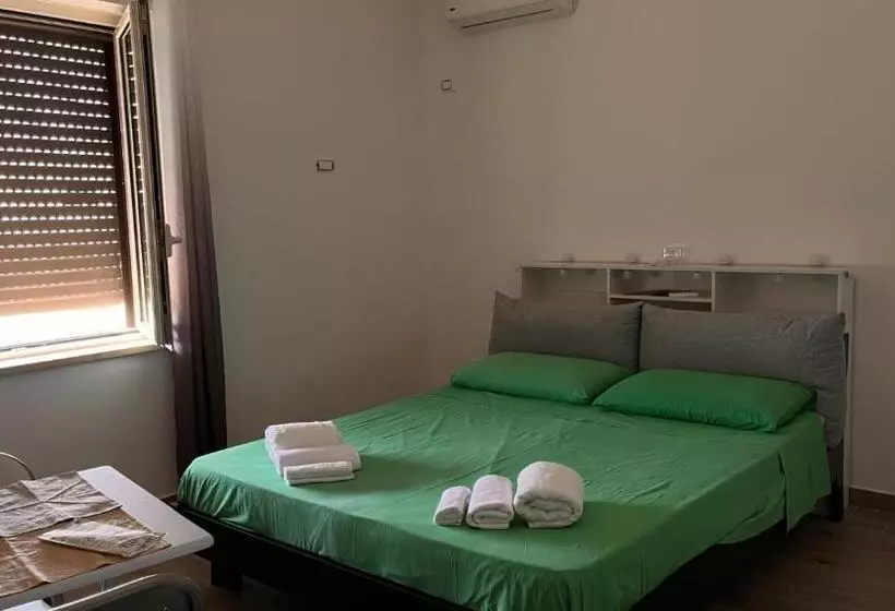 پانسیون White Room