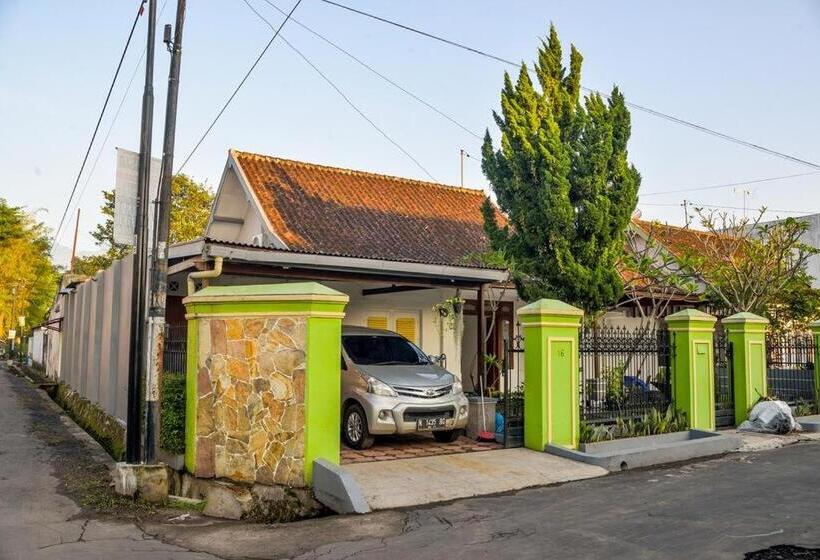 Albergue Rumah Larasati