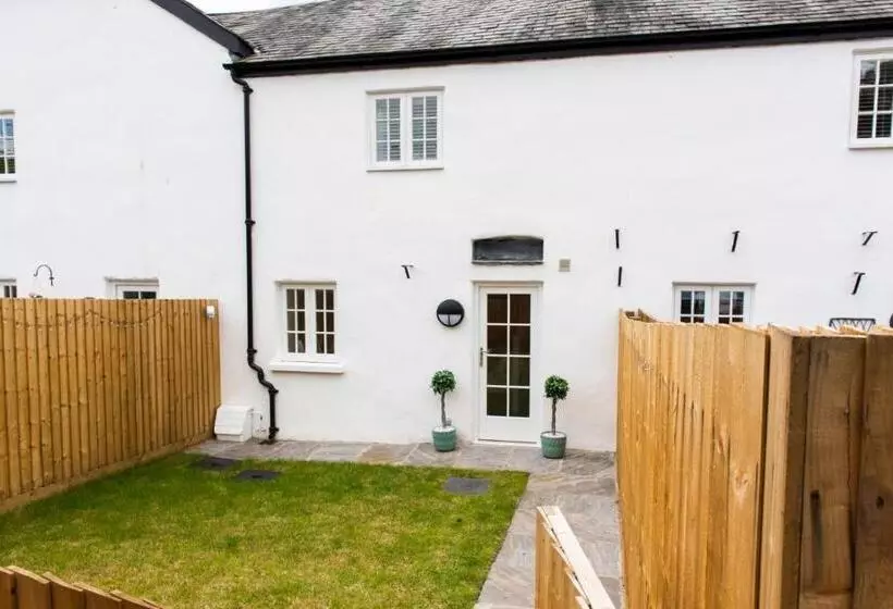 Earls Cottage