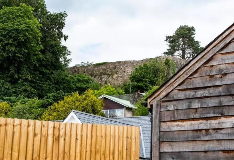 Earls Cottage