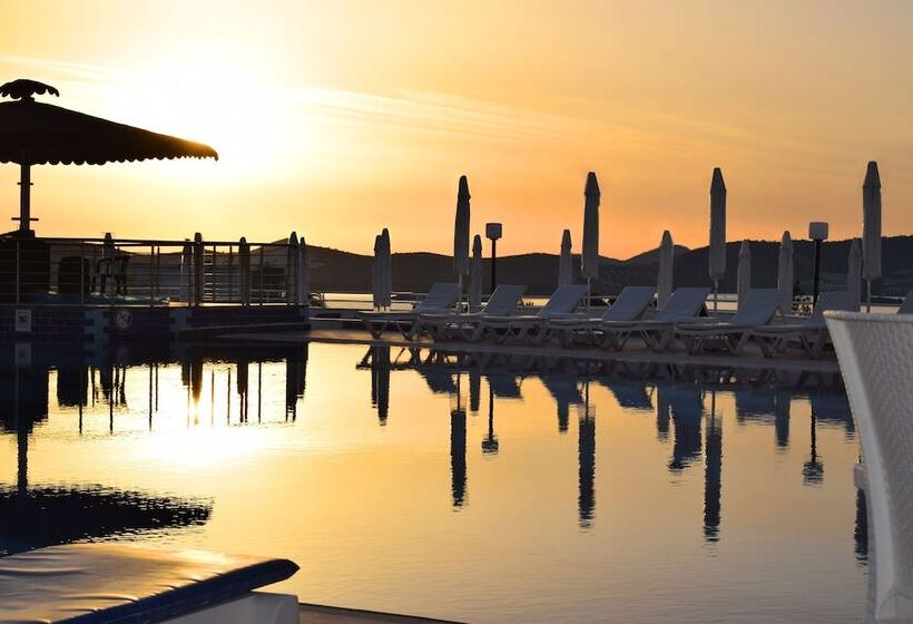 בית מלון כפרי Roseira Beach Resort