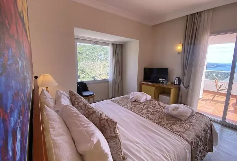 Hotelli Roseira Beach Resort