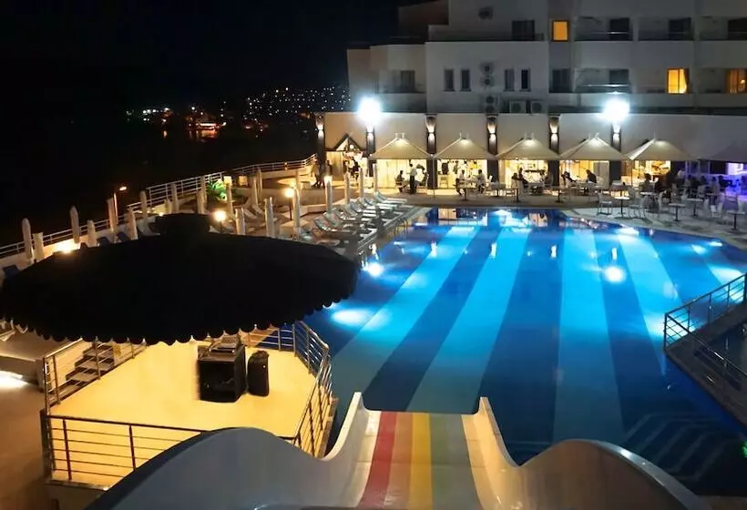 Hotelli Roseira Beach Resort