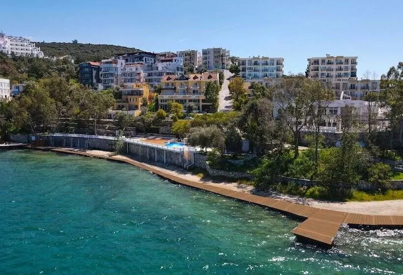 Hotelli Roseira Beach Resort