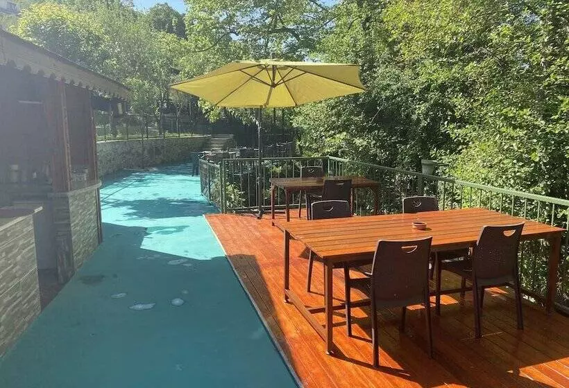 Hotelli Sarikonaklar Garden Village