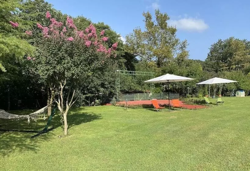 Hotelli Sarikonaklar Garden Village