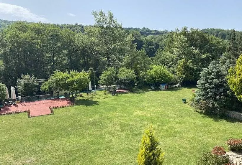 Hotelli Sarikonaklar Garden Village