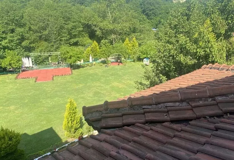 Hotelli Sarikonaklar Garden Village