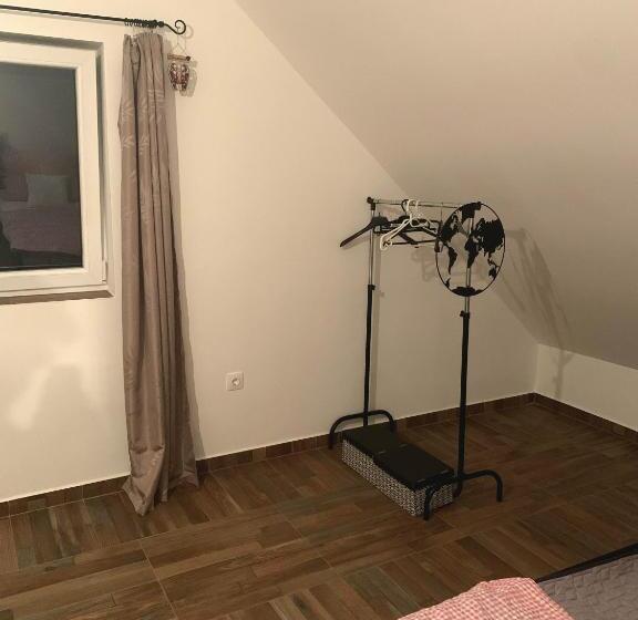 펜션 Ari Villa Révfülöp