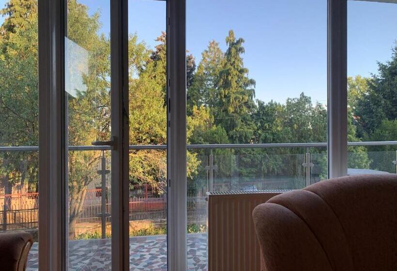 펜션 Ari Villa Révfülöp