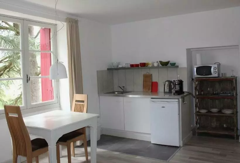 Majatalo Castel Rouge