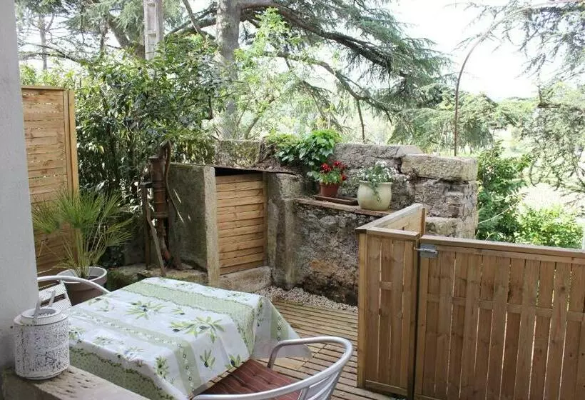 Majatalo Castel Rouge