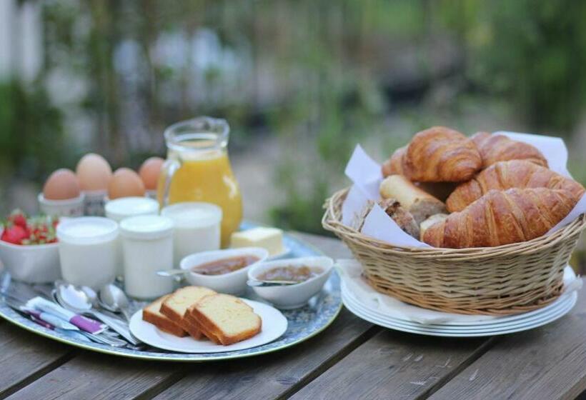 膳宿费 Castel Rouge