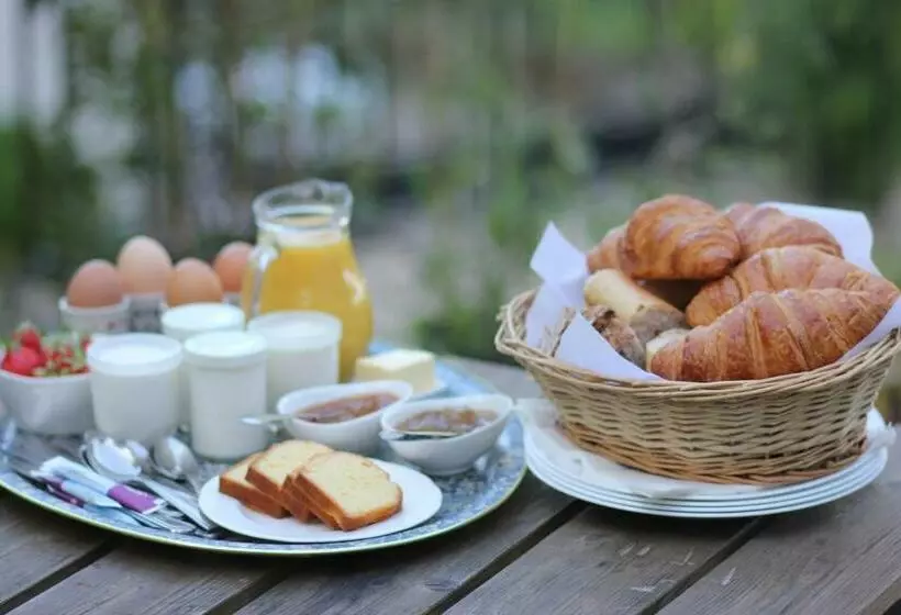 Majatalo Castel Rouge