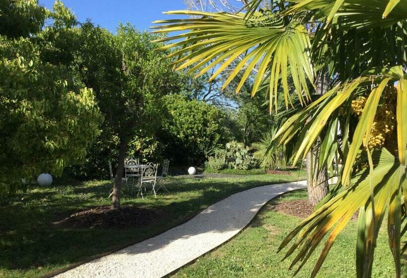 پانسیون Le Cherche Midi, Entre Nîmes, Le Pont Du Gard, Uzès, Arles