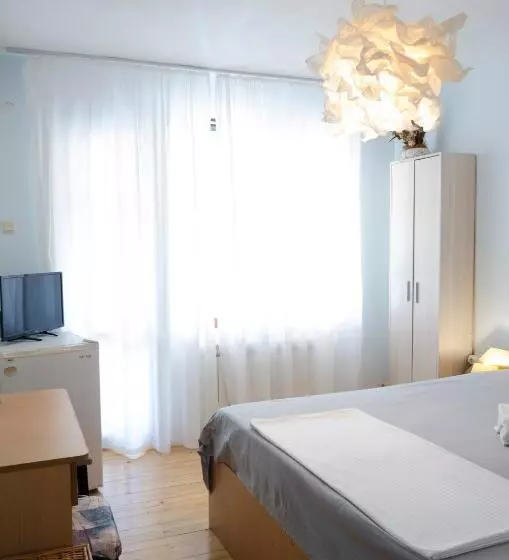 ペンション Guest House Mikra