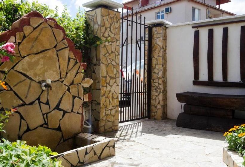 بنسيون Guest House Mikra