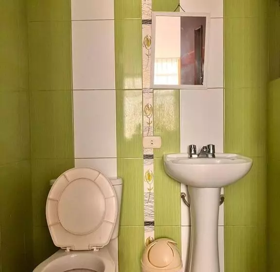 پانسیون Hostal El Rancho