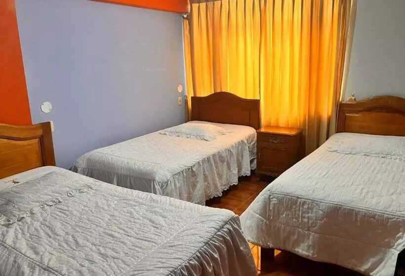 پانسیون Hostal El Rancho