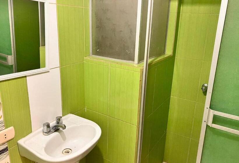 پانسیون Hostal El Rancho