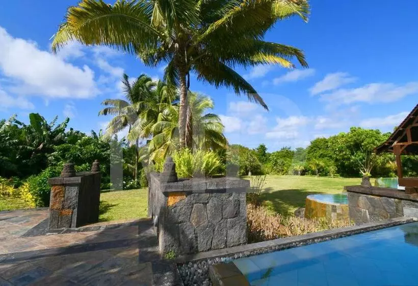 Villa Corallia, Tropical Villa