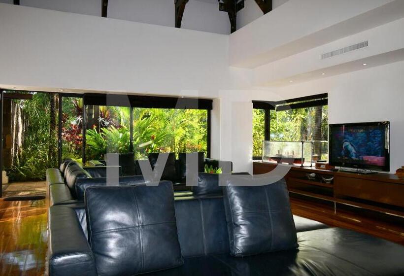 Villa Corallia, Tropical Villa