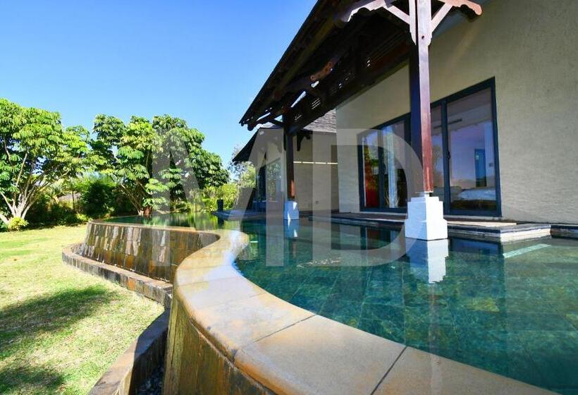 Villa Corallia, Tropical Villa