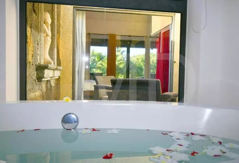 Villa Corallia, Tropical Villa