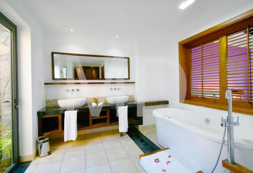 Villa Corallia, Tropical Villa