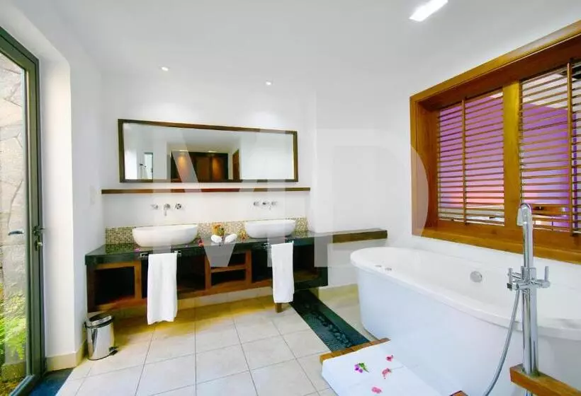 Villa Corallia, Tropical Villa