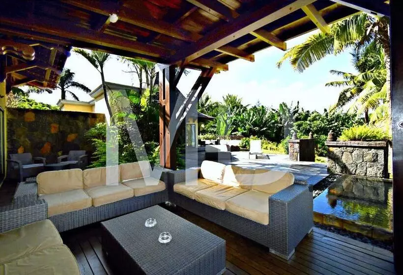 Villa Corallia, Tropical Villa