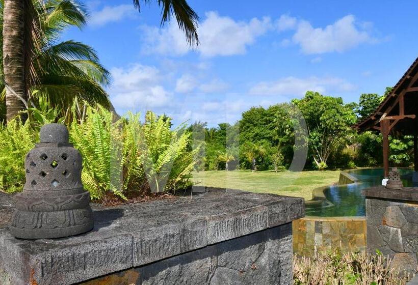 Villa Corallia, Tropical Villa