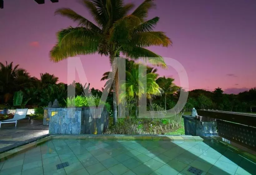 Villa Corallia, Tropical Villa