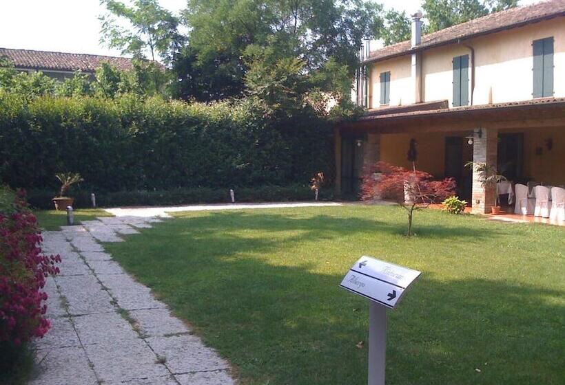 مبيت وإفطار Albergo Dimora Storica Antica Hostelleria