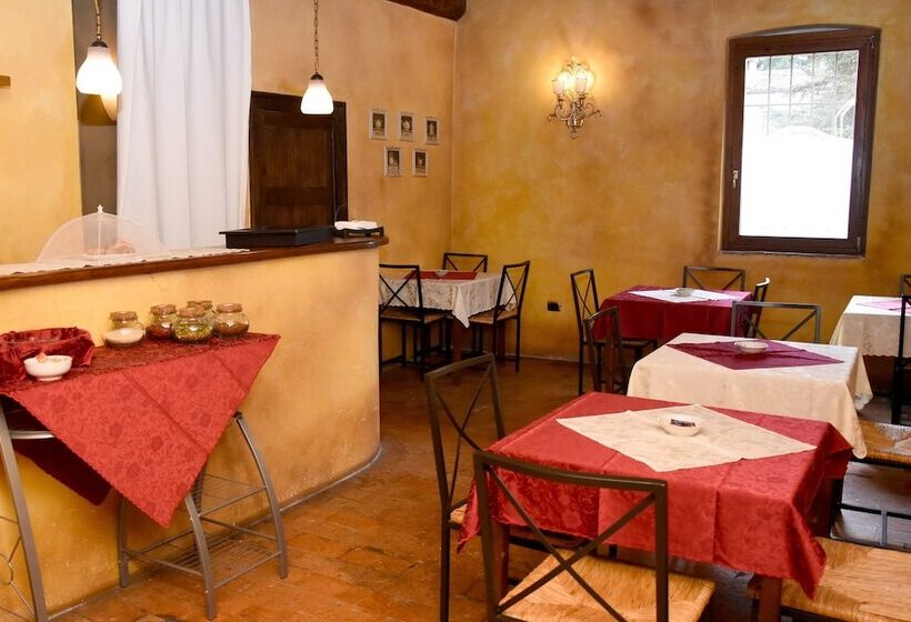 مبيت وإفطار Albergo Dimora Storica Antica Hostelleria