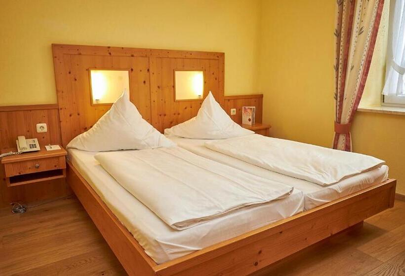 Gasthof Hotel Zur Post Samerberg