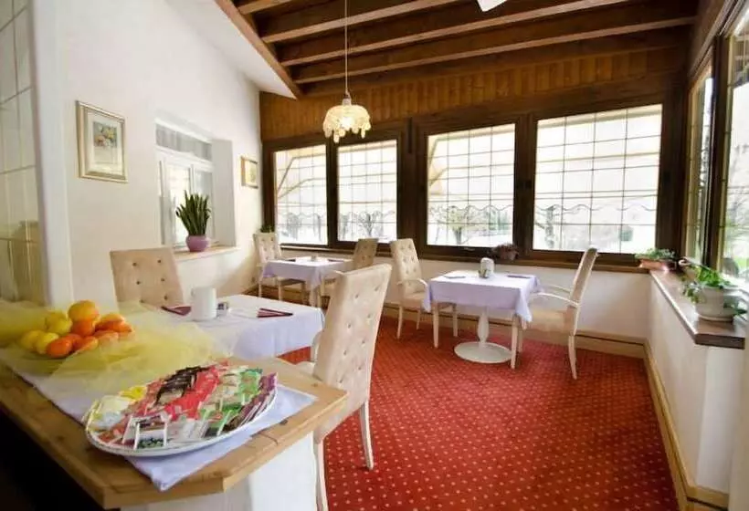 Ai Cadelach Hotel Giulia