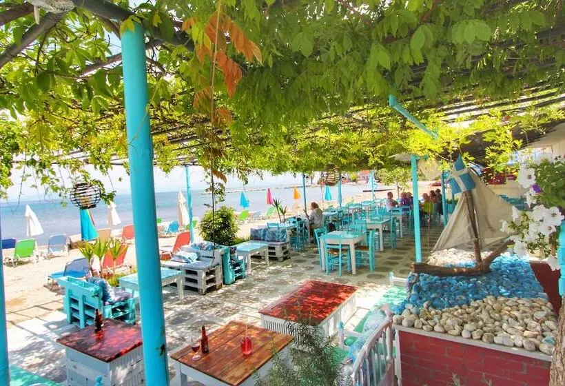 Отель Avra Budget Beach Rooms